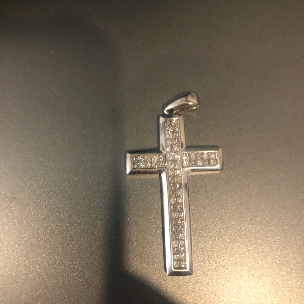1 carat 14K gold diamond princess cut cross